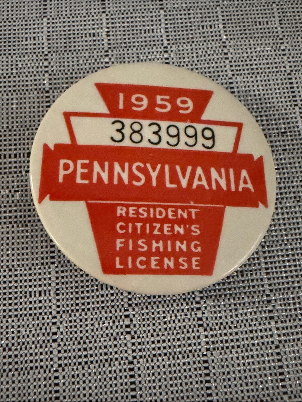 Vintage Red and White Pennsylvania Fishing License Badge - Unbranded